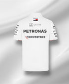 Weißes Poloshirt des Mercedes-Teams 2024