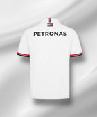 Weißes Poloshirt des Mercedes-Teams 2022